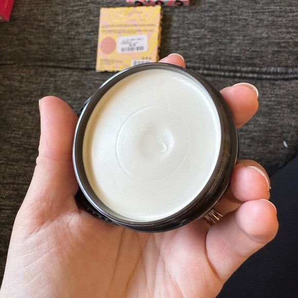 Bundle of Eyeshadow, Lip Balm and more Make up - Picture 6 of 6